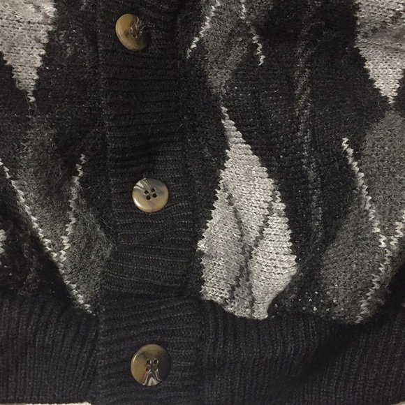 Black Plaid Cropped Button Down Sweater Cardigan - Picture 6 of 10